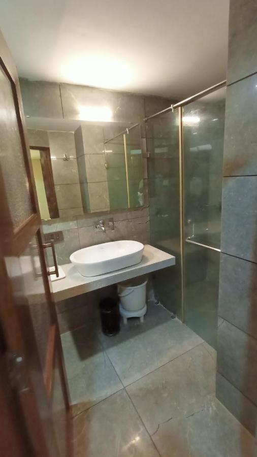 Super Inn Armoise Hotel Ahmedabad Exterior photo
