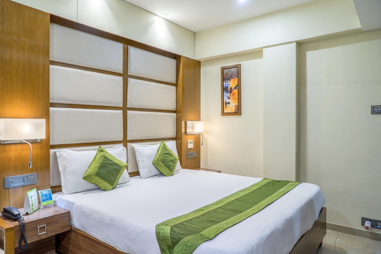 Super Inn Armoise Hotel Ahmedabad Exterior photo