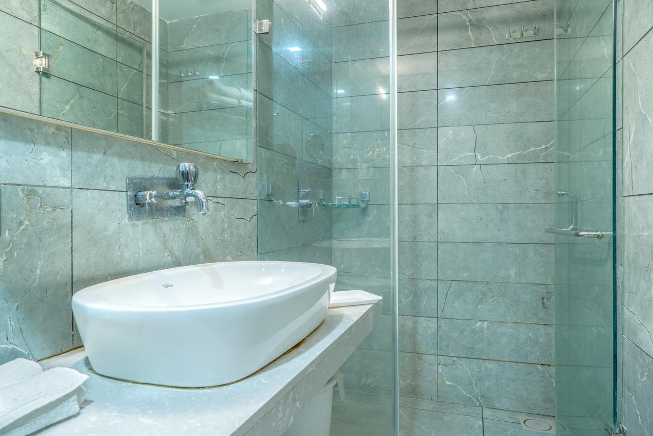 Super Inn Armoise Hotel Ahmedabad Exterior photo